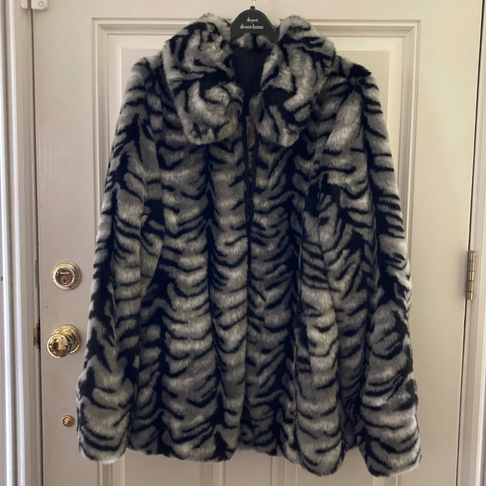 Dennis Basso Faux Fur Coat/Reversible to Washable Satin/M/NEW/NEVER WORN!